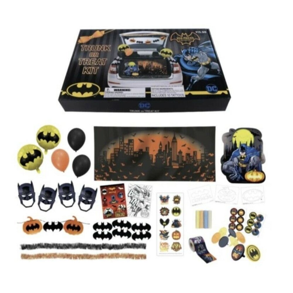 DC Batman 200 Piece Trunk Or Treat Party Home Decor Kit for Halloween - New!